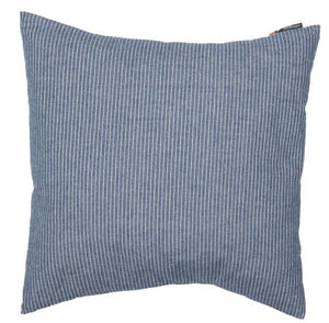 BAUMWOLLMIX- kissen mit feinen blau- weißen Streifen von David FusseneggerFeines Nadelstreifenkissen blau-weiß gestreift