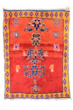 Boujaad Teppich, mit leuchtenden Farben- rot,gelb und blau und mit floralen Mustern verziert