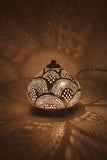 kleine orientalische Tischlampe aus Ägypten mit Muschelmuster und Silberlegierung