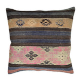 Kilimkissen mit blau-schwarzen Streifen und rosa Ornamenten